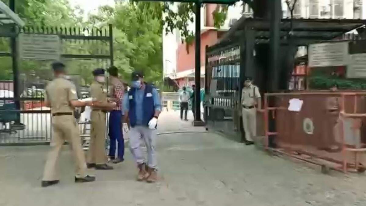 சாஸ்திரி பவனில் 7-வது மாடியில் இருந்து குதித்து விஞ்ஞானி தற்கொலை..!!