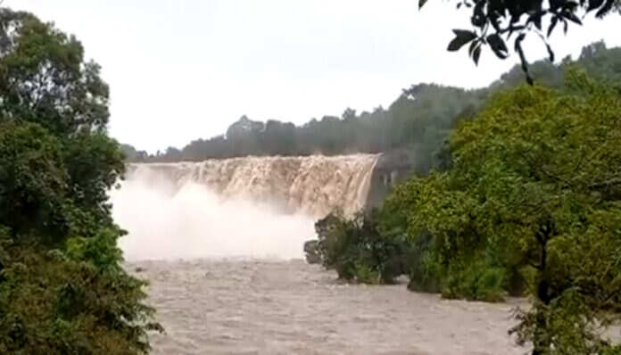 கேரளாவில் அடுத்த 48 மணி நேரத்துக்கு அதி கனமழை எச்சரிக்கை..!!