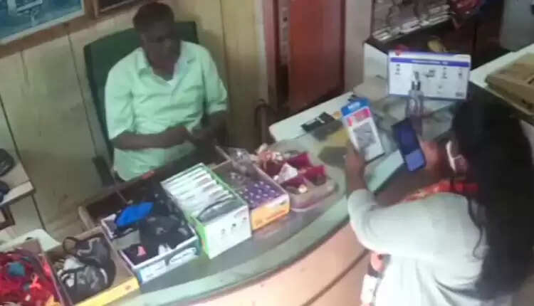 16 ஆயிரம் ரூபாய்க்கு துணி... கூகுள் பே மூலம் பணம் செலுத்துவதாக கூறி டிமிக்கி கொடுத்த பட்டதாரி பெண்!