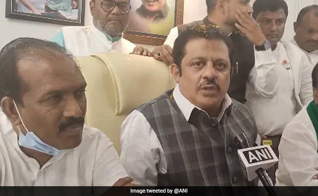 ‘புர்கா’ குறித்து சர்ச்சைப் பேச்சு; மன்னிப்புக் கோரிய காங்கிரஸ் எம்.எல்.ஏ!!