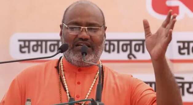 இந்துக்கள் அதிக குழந்தைகளை பெற்றுக்கொள்ள வேண்டும்.. சாமியார்கள் ஆலோசனை !!