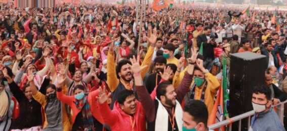 ஒரு பக்கம் இரவுநேர ஊரடங்கு.. பகலில் கட்சிக்கூட்டம்.. பாஜகவை வெளுத்து வாங்கிய சொந்த கட்சி எம்.பி !!