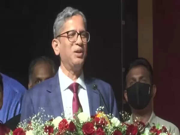 தாய்மொழியை ஊக்கப்படுத்த முயற்சிகள் எடுக்கவேண்டும் - உச்சநீதிமன்ற தலைமை நீதிபதி..!!