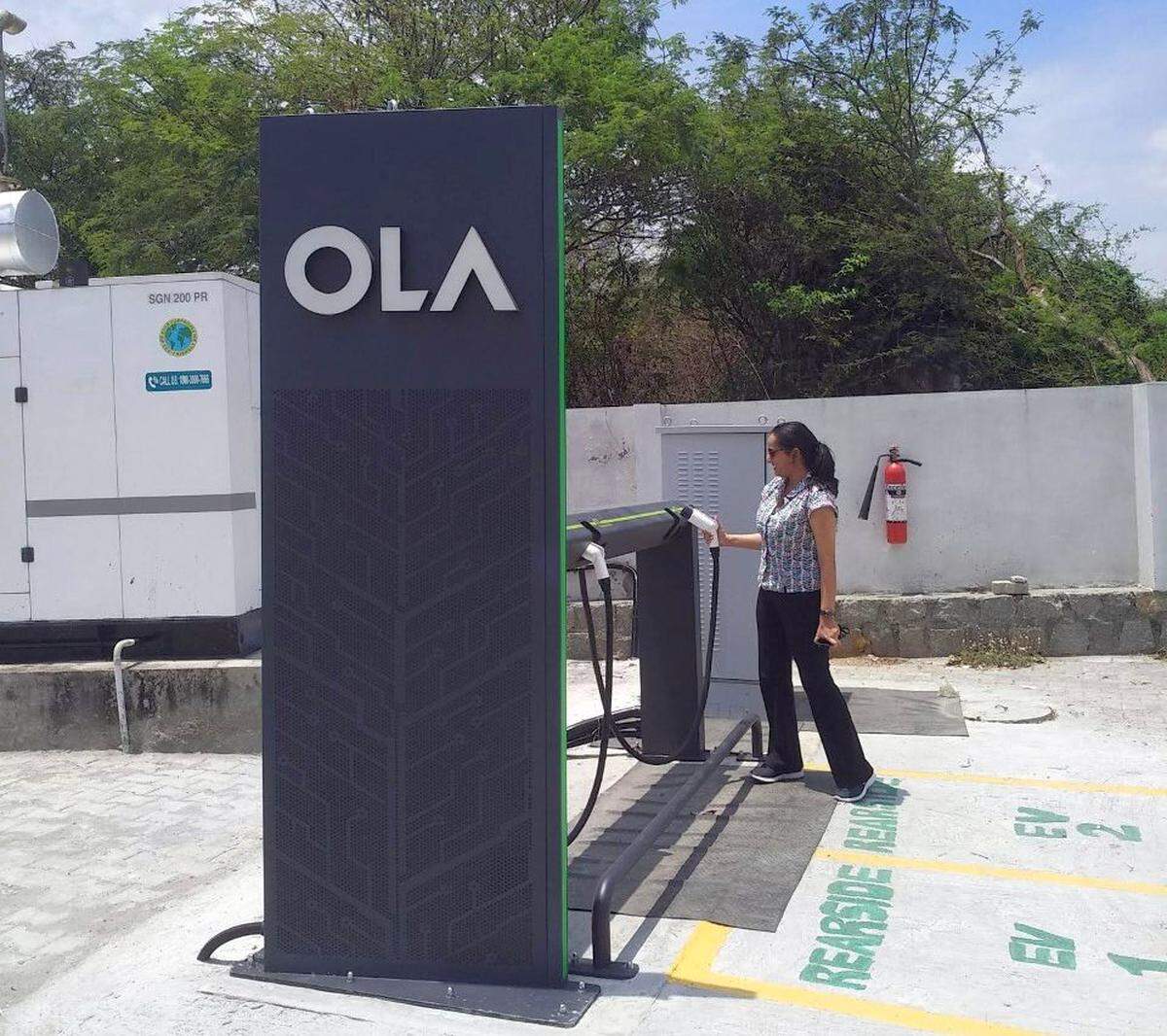 கிட்டத்தட்ட 1500 மின்சார வாகனங்களை திரும்பப் பெற ஓலா முடிவு..!!