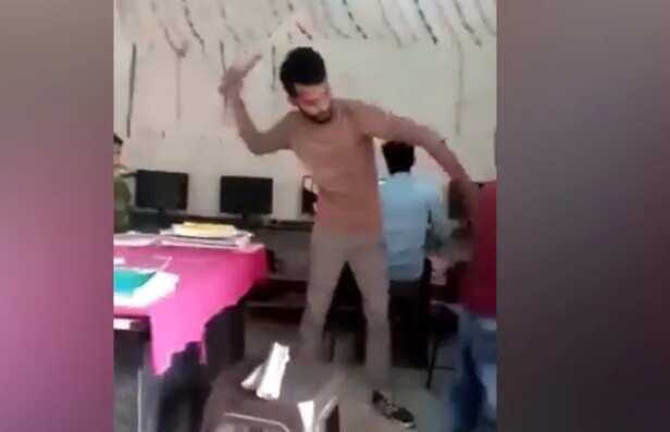 சரமாரியாக தாக்கிய ஆசிரியர்.. சுயநினைவை இழந்த 5 வயது சிறுவன் !!