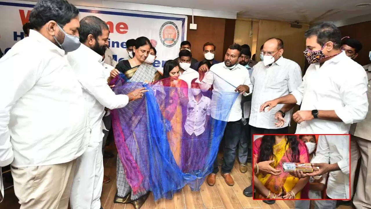 செம கண்டுபிடிப்பு: தீப்பெட்டிக்குள் சேலை..! தெலுங்கானா நெசவாளர் சாதனை..!