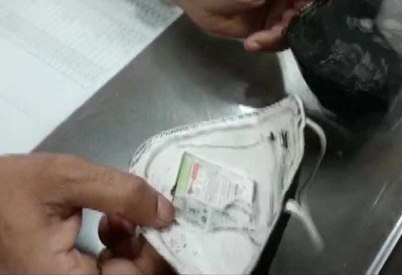 என்னமா யோசிக்கிறாங்க ? தேர்வில் காப்பியடிக்க சிம்கார்டு, பேட்டரி, மைக்..!!