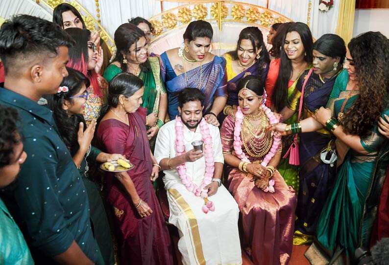 கோலாகலமாக நடைபெற்ற திருநங்கை - திருநம்பி கல்யாணம்..!!