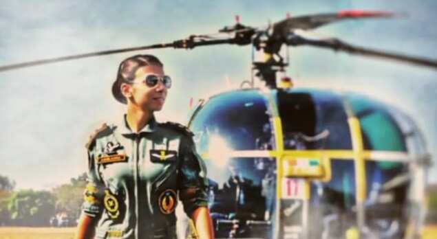 இந்திய விமானப் படையில் முதல் பெண் போர் விமானி.. சாதித்த அபிலாஷா பாரக் !!