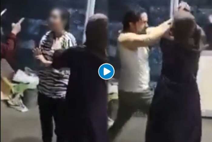 ஜிம்மில் ஒன்றாக இருந்த கணவனையும், காதலியையும் புரட்டி எடுத்த இளம்பெண்.. வீடியோ !!