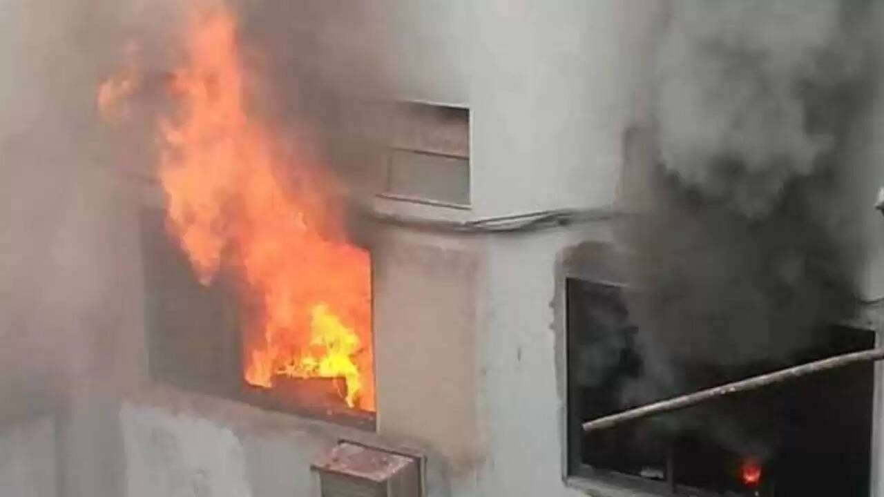 கர்நாடகாவில் சோகம்..!! 4 பேர் உயிரை காவு வாங்கிய ஏ.சி !!