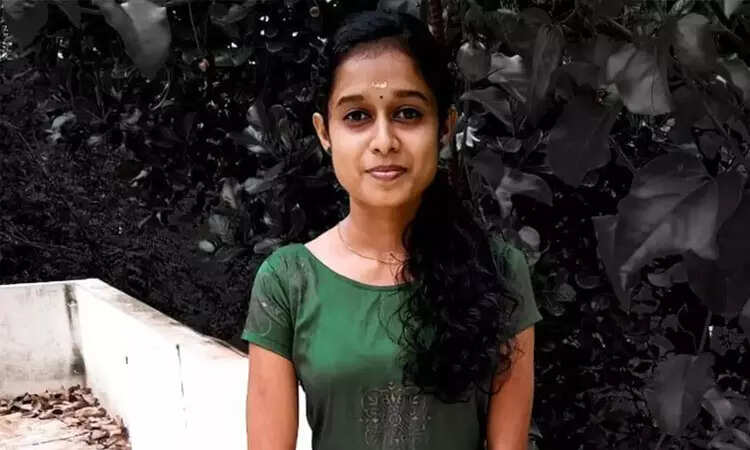 கேரளாவில் பரபரப்பு..!! இந்திய ஜனநாயக வாலிபர் சங்கத்தின் செயலாளர் கழுத்து நெரித்து கொலை..!!