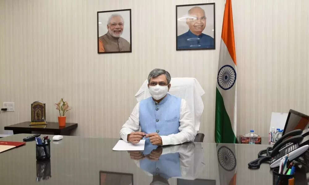 ஸ்மார்ட்போன்களின் விலை குறைகிறது - ஒன்றிய அரசு தகவல்..!!